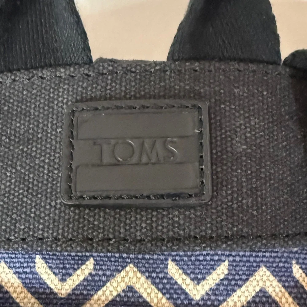 TOMS Aztec Blue Cream Beige Adjustable Strap Magnetic Clasp Canvas Backpack